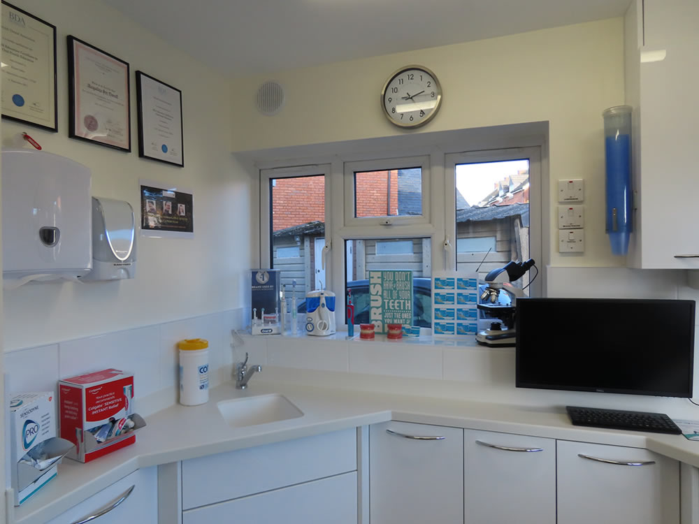 Dental surgery equipment